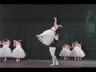 3rd lift w/ Fonteyn facing ceiling rather than front